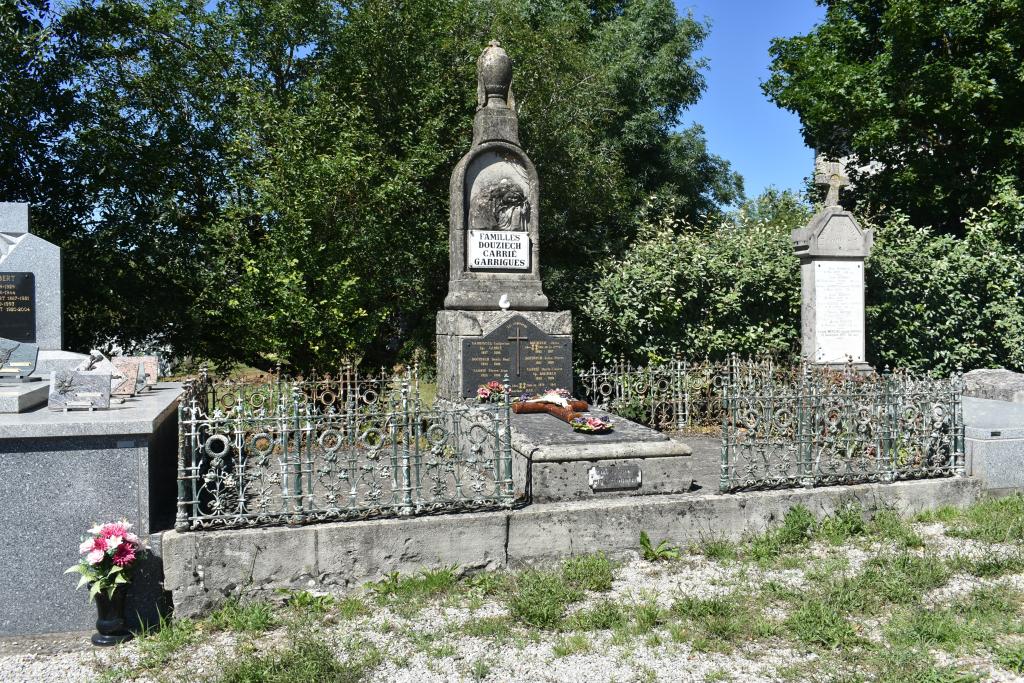 cimetière de Sainte-Radegonde (bourg)