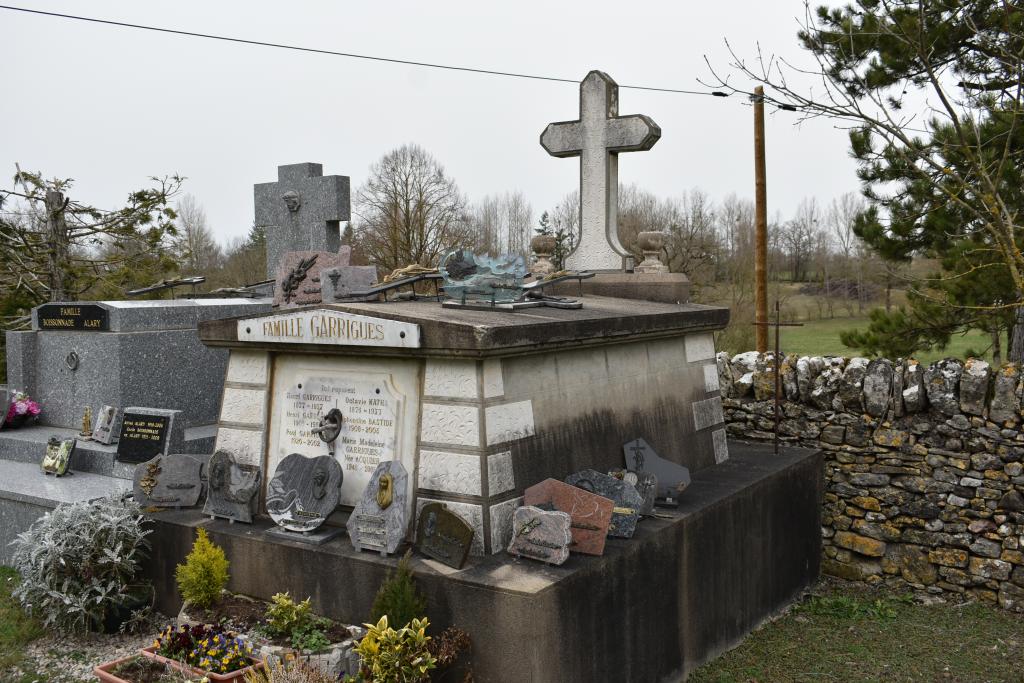 Secteur 3 : tombeau n° 198.