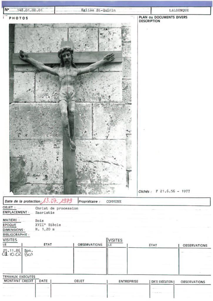statue (petite nature) : Christ en Croix