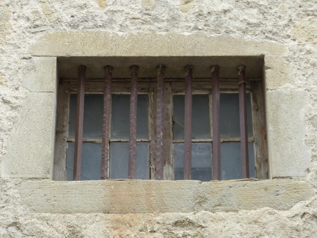 caserne (bâtiment de garnison) ?