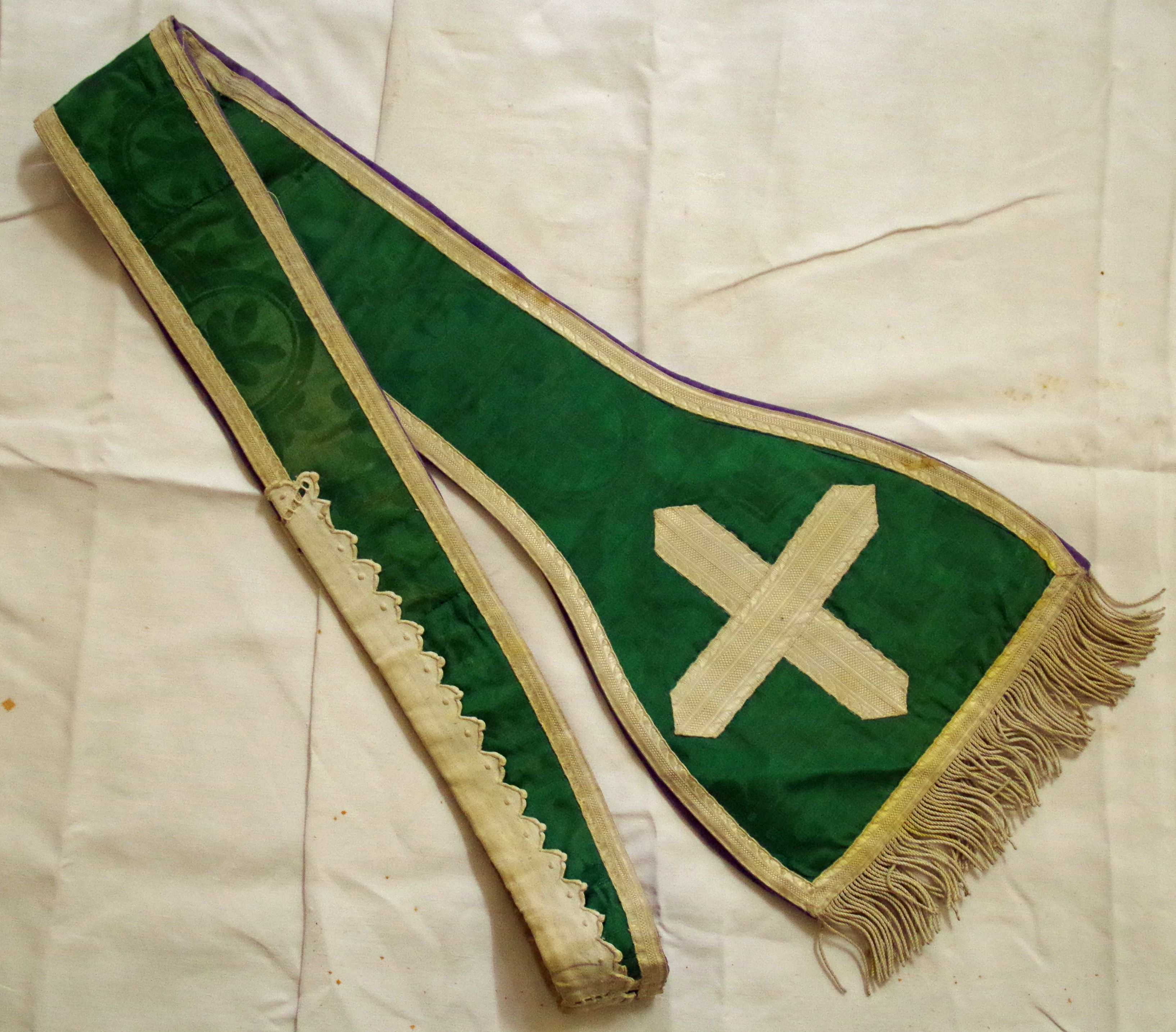 sommaire des textiles de l'église de Saint-Mamert-du-Gard
