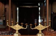 ensemble de 2 chandeliers d'autel (garniture d'autel), de style Art Déco