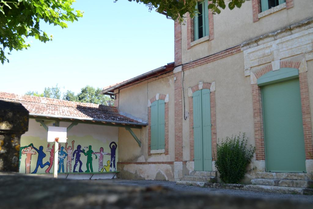 ancienne école, actuellement mairie et logement