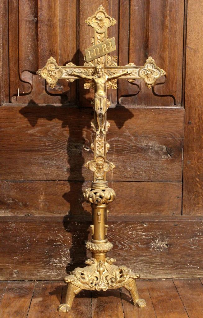 garniture du maître-autel (ensemble de 5 chandeliers et croix d'autel)