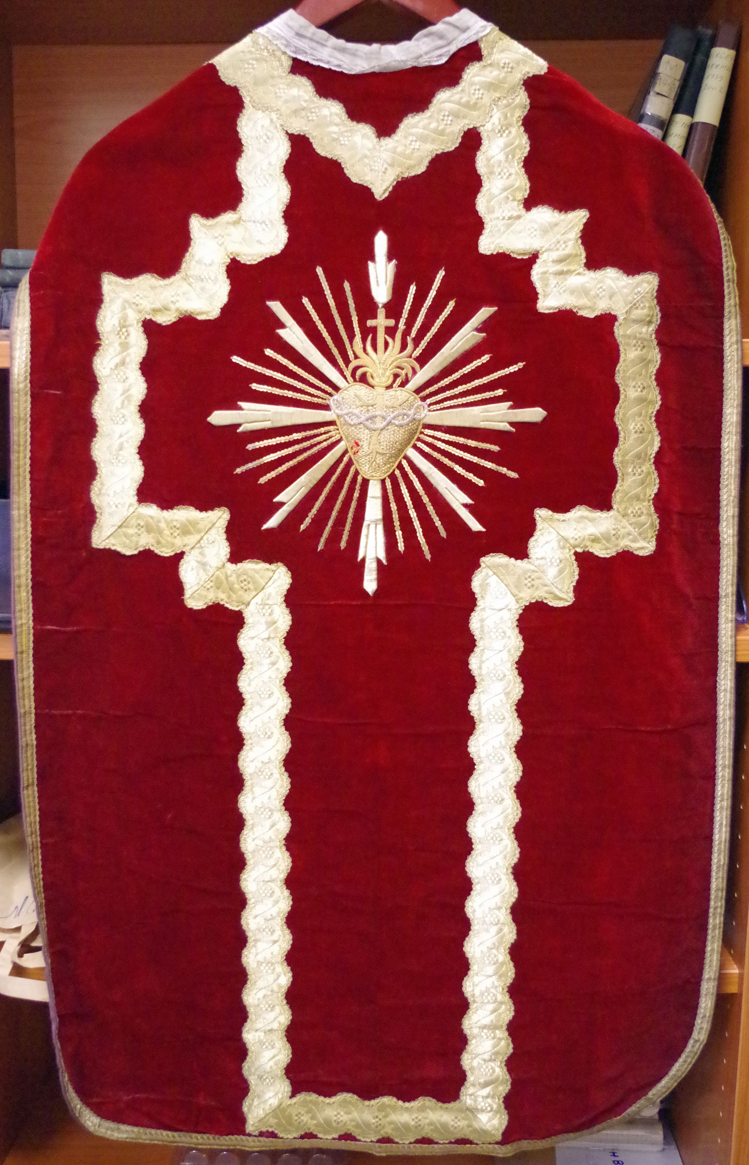 Sommaire des textiles de l'église Saint-Pancrace d'Aramon