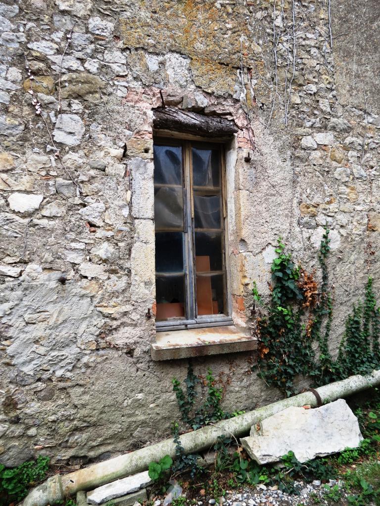 maisons modernes et contemporaines avec remploi médiéval à Lagrasse