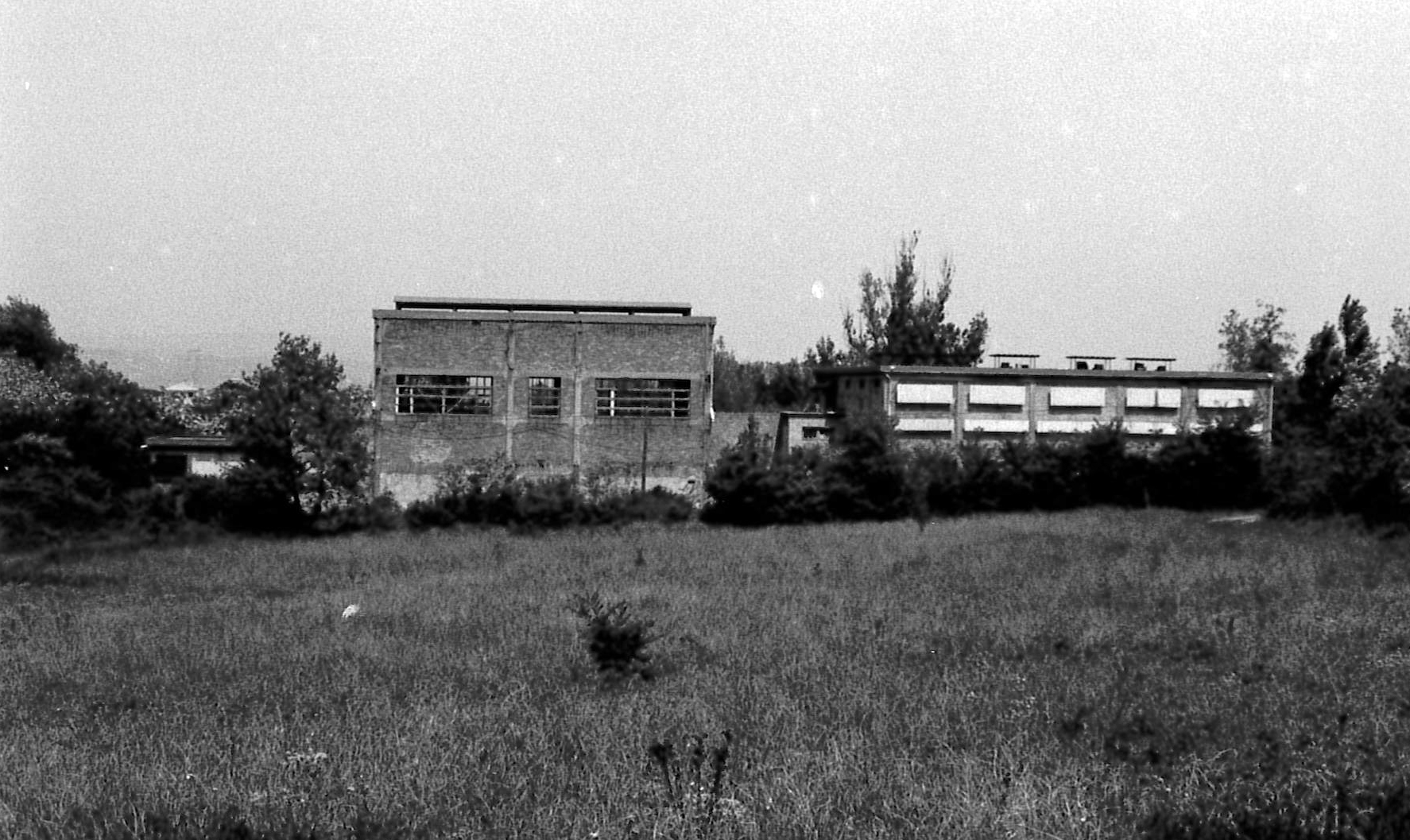 mine et distillerie de lignite de Saint-Julien-de-Peyrolas, usine de produits chimiques (usine de fabrication d' essence synthétique) Houdry