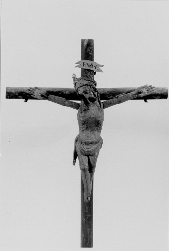 statue : Christ en croix