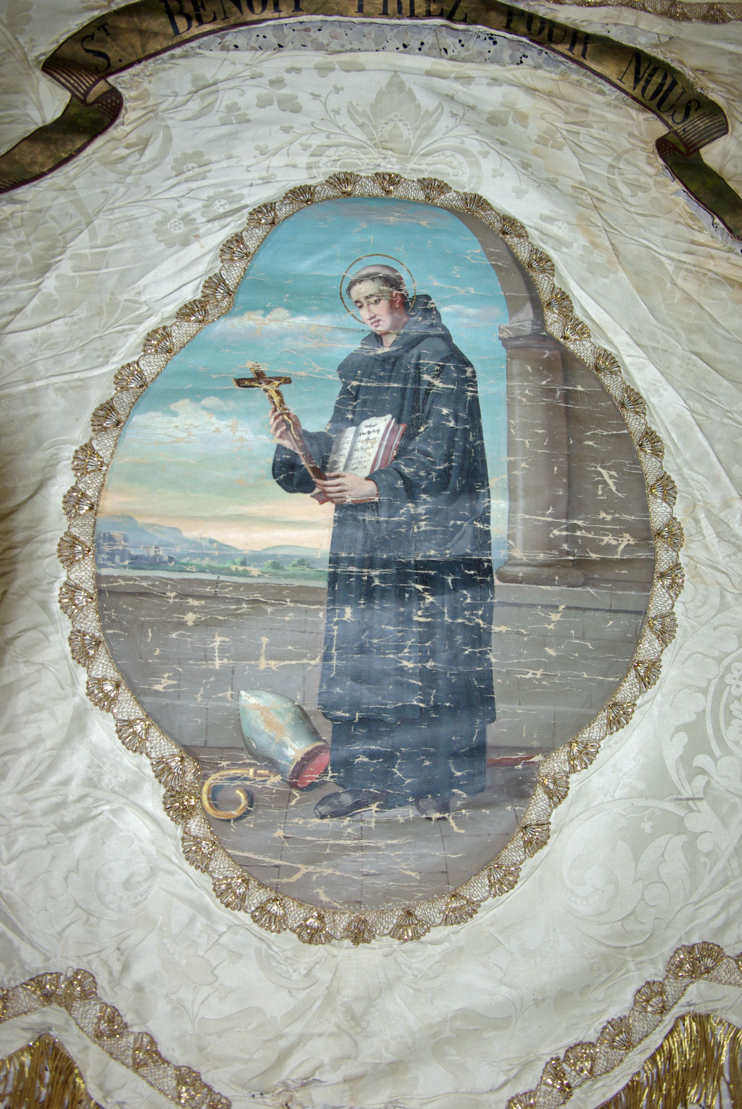 sommaire des textiles de l'église Saint-Benoît de Connaux