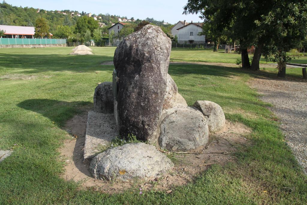 monument à la mémoire des rugbymens morts durant la guerre 14/18