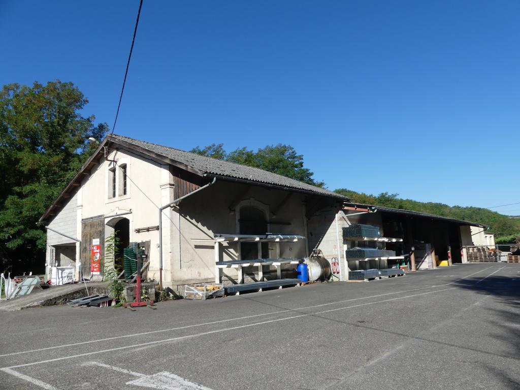 gare de Conduché, aujourd'hui gîte d'étape et brasserie "Les Deux Vallées"