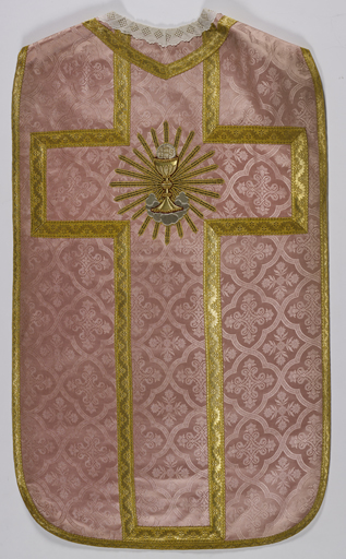 Ornement liturgique catholique rose avec conopée, chape et tour d'autel