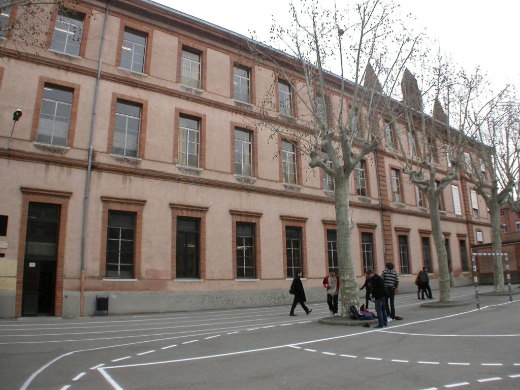 hôtel de Bernuy, puis collège universitaire, actuellement lycée Pierre de Fermat