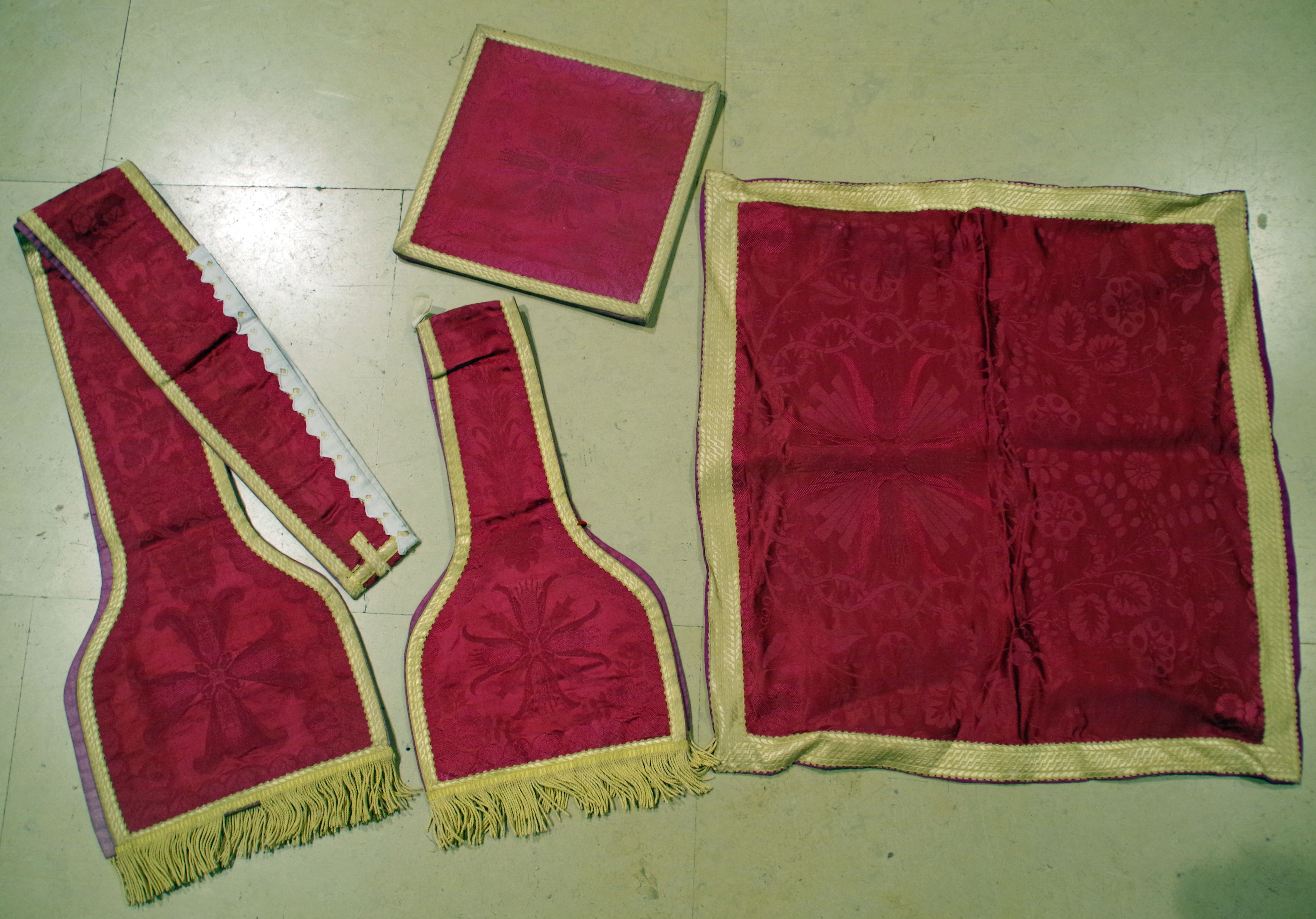 sommaire des textiles de l'église de Bouillargues