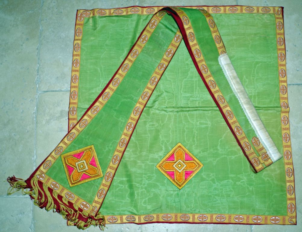 sommaire des textiles de l'église de Saint-Christol-lès-Alès
