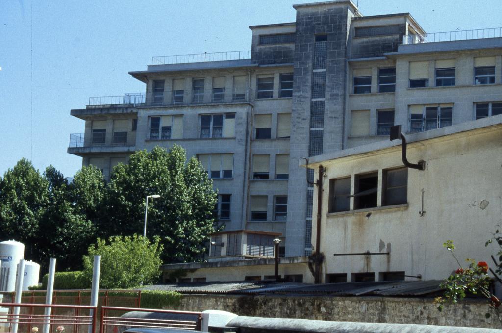 hôpital général Saint-Charles, dit aujourd'hui cliniques Saint-Charles