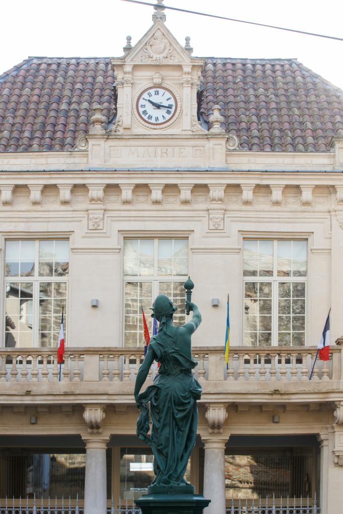 monument (monument commémoratif), fontaine monumentale, de la république