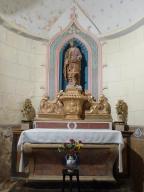 autel secondaire de saint Joseph (autel tombeau, tabernacle à ailes et croix d'autel)