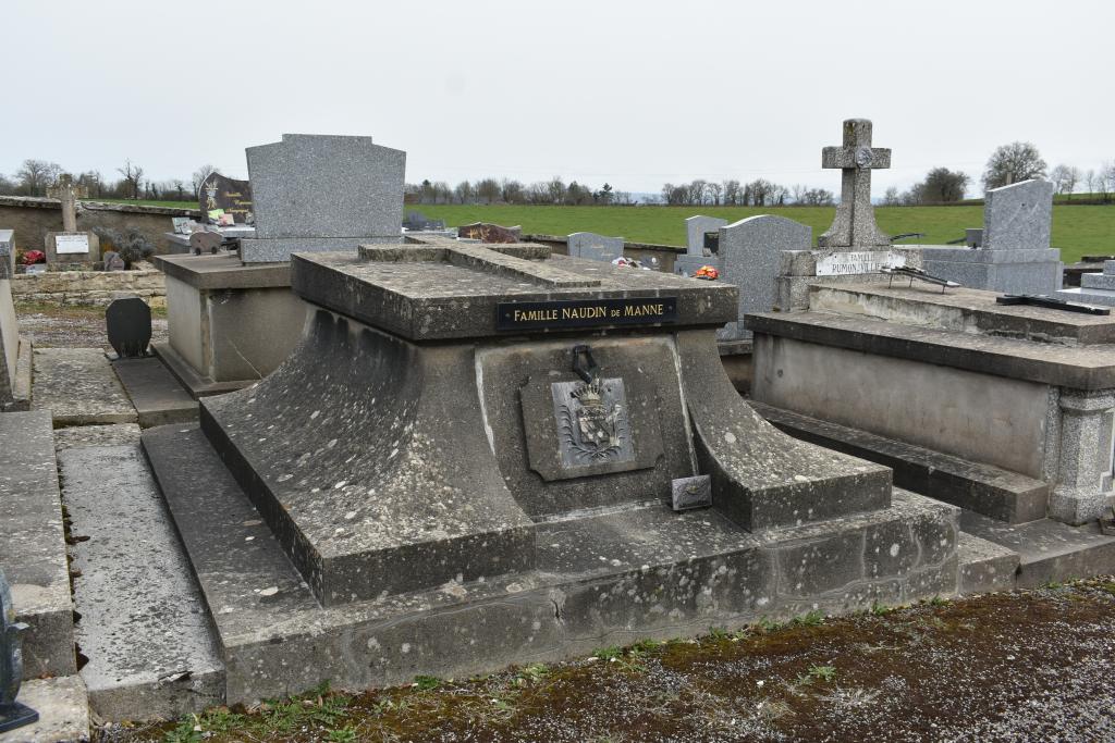 tombeau de la famille Naudin de Manne
