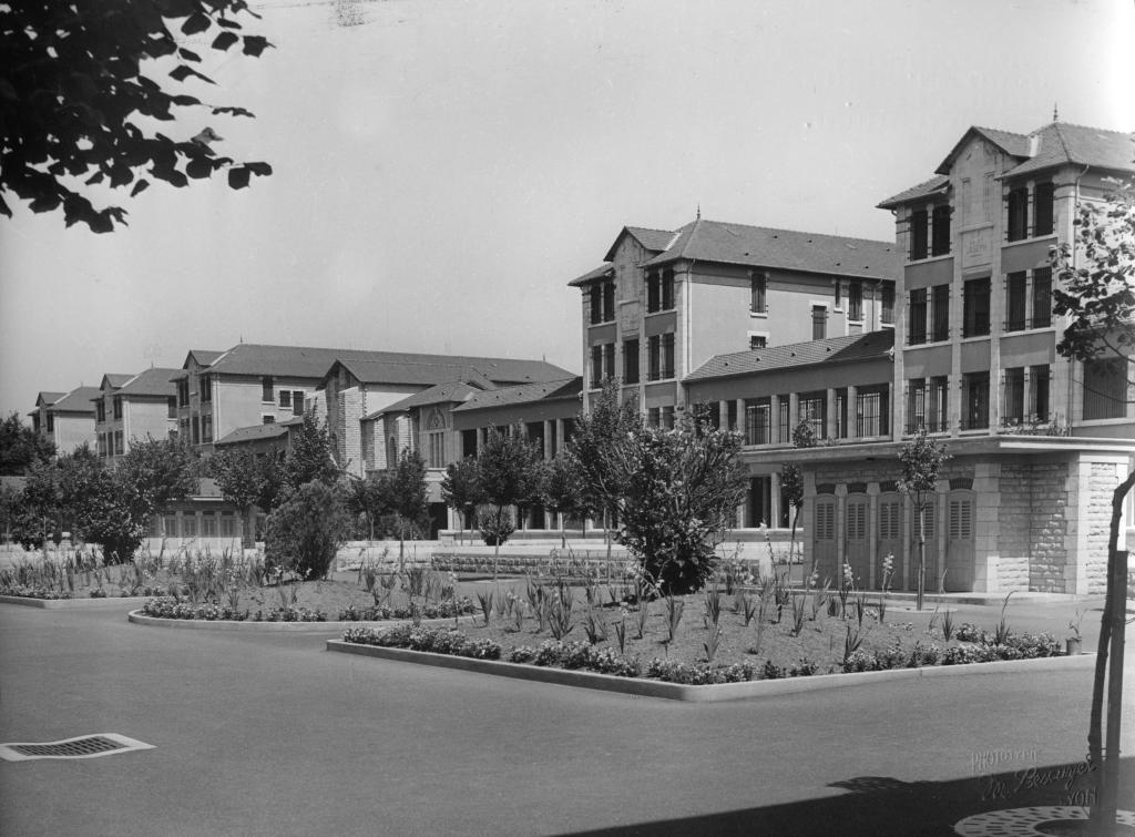 hôpital psychiatrique de Cayssiols, aujourd'hui centre Hospitalier Sainte-Marie de Rodez
