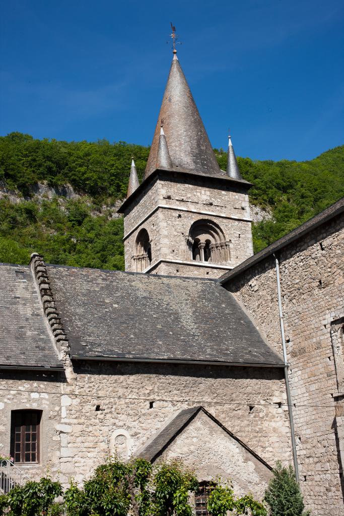 prieuré de bénédictins, église paroissiale Saint-Pierre, Saint-Ebons