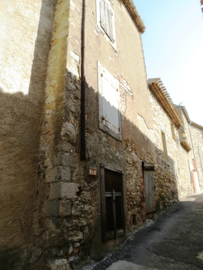 maisons modernes et contemporaines avec remploi médiéval à Lagrasse