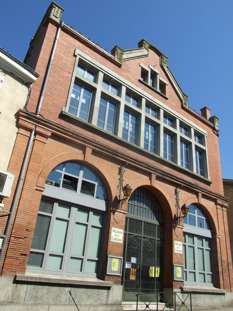 halle puis hôtel de ville, aujourd'hui centre culturel