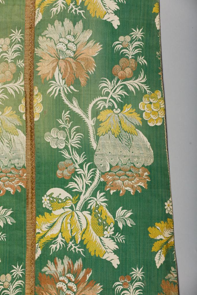 chasuble verte de coupe espagnole