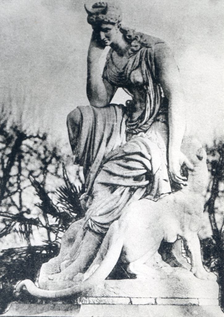 groupe sculpté : Hécate et Cerbère