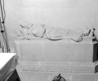 statue (gisant), de Pierre Alfred Grimardias
