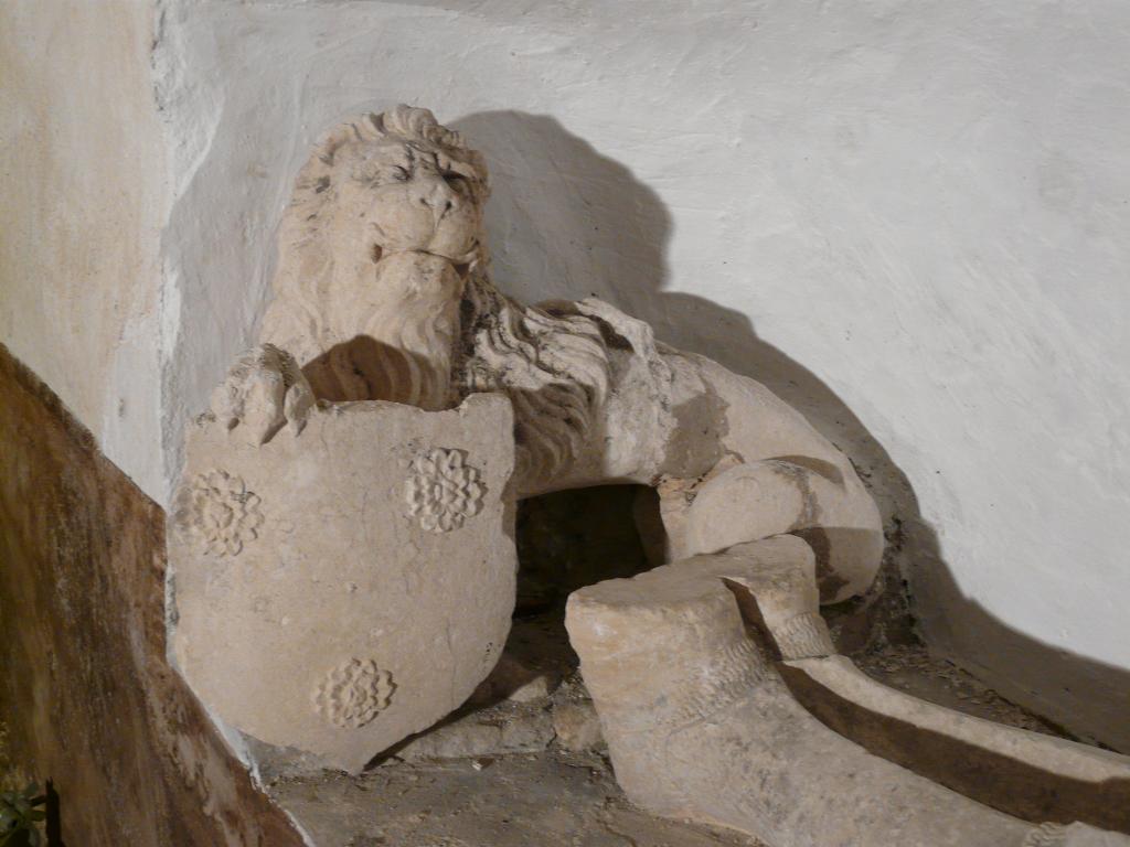 tombeau (gisant) : chevalier du Cluzel