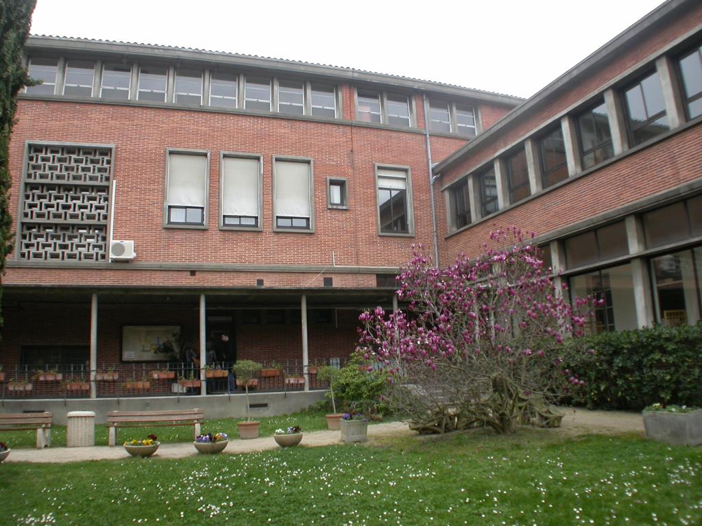 hôtel de Bernuy, puis collège universitaire, actuellement lycée Pierre de Fermat