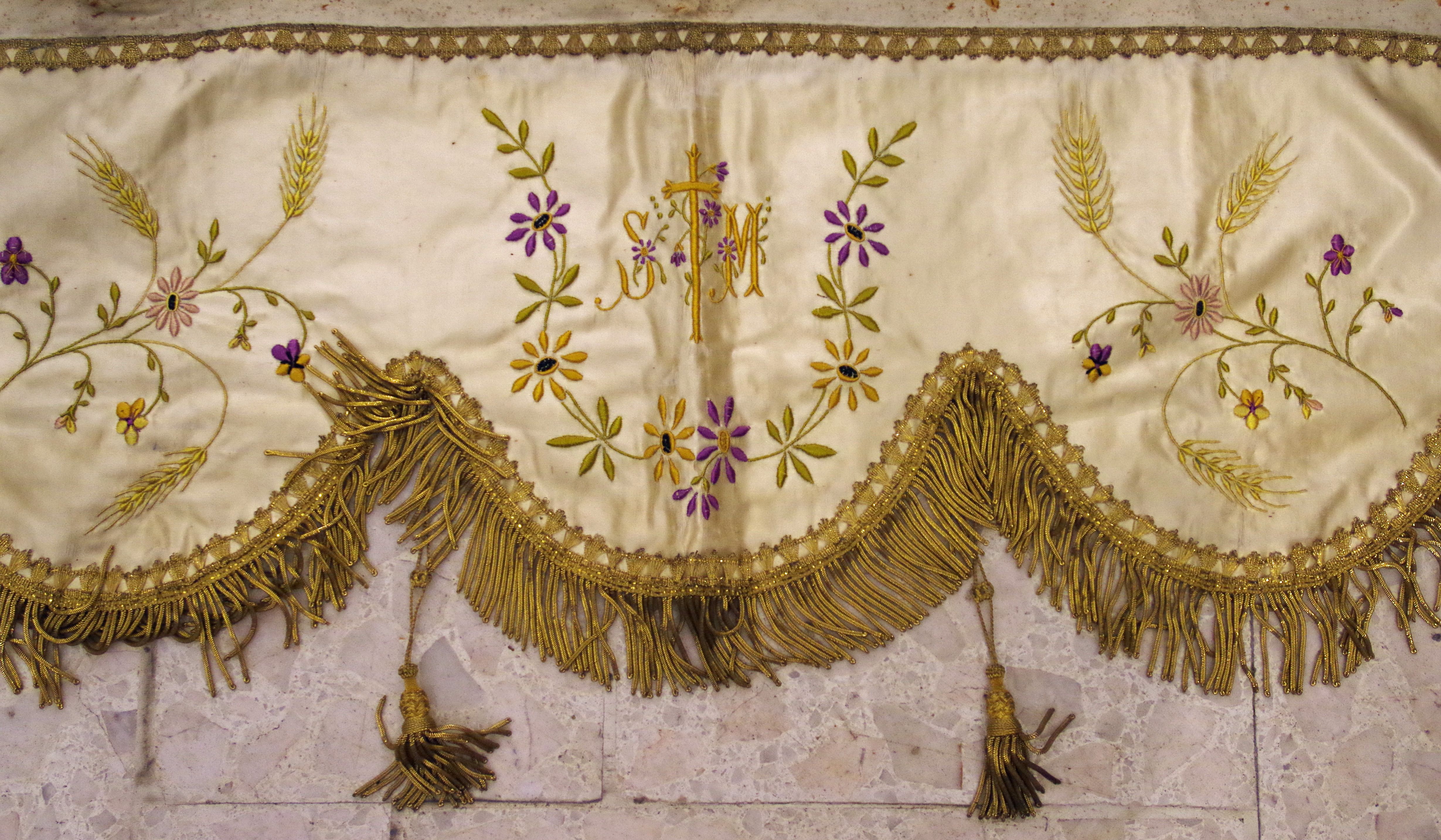 sommaire des textiles de l'église Saint-Martin de Fourques