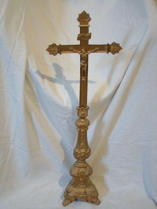croix d'autel : Christ en croix