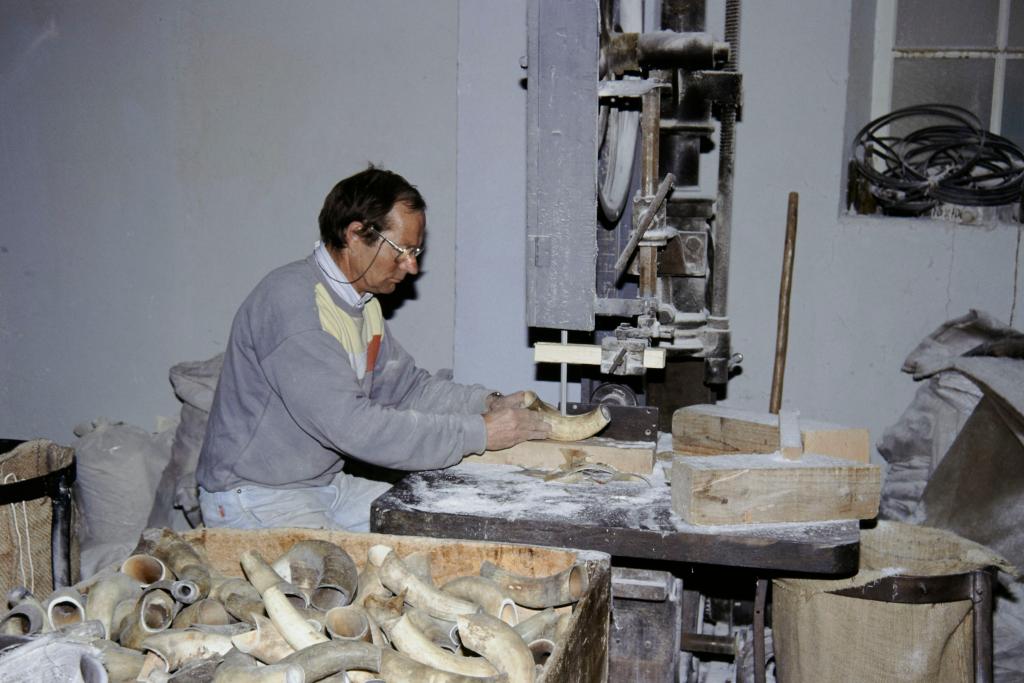 fabrique de peigne en corne Azéma-Bigou