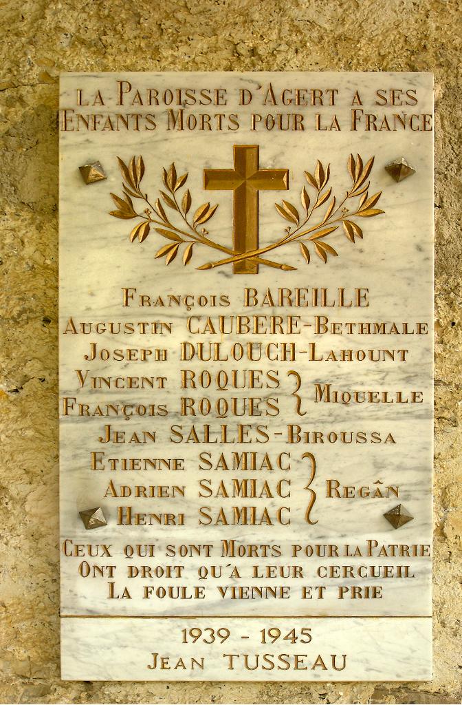 monument aux morts (plaques commémoratives) de la guerre de 1914-1918 et de la guerre de 1939-1945
