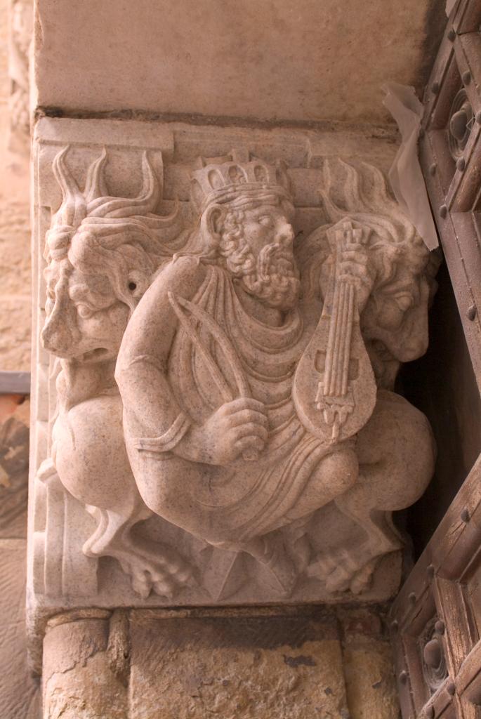 Abbaye de chanoines de saint Augustin, dite basilique Saint-Sernin, actuellement église paroissiale