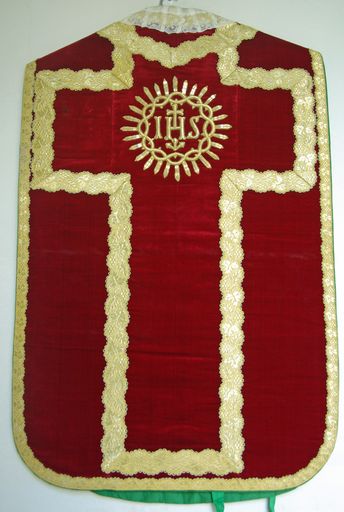 ornement liturgique catholique rouge (n° 44)