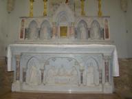 ensemble du maître-autel, de style néo-gothique : autel tombeau, gradin d'autel, tabernacle architecturé à ailes