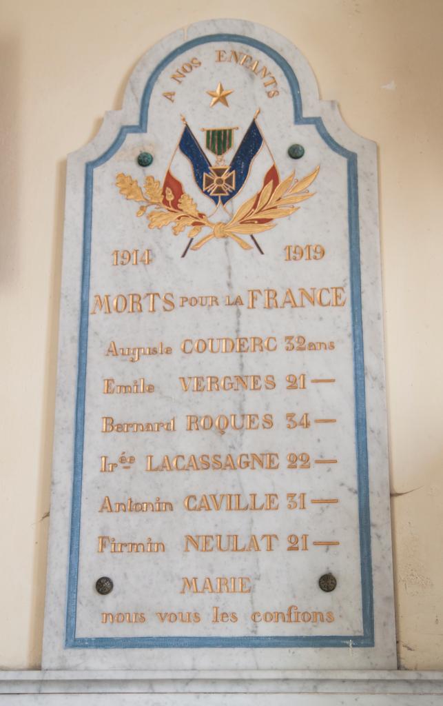 2 plaques commémoratives à la mémoire des enfants de la paroisse de Veuzac morts entre 1914 et 1919