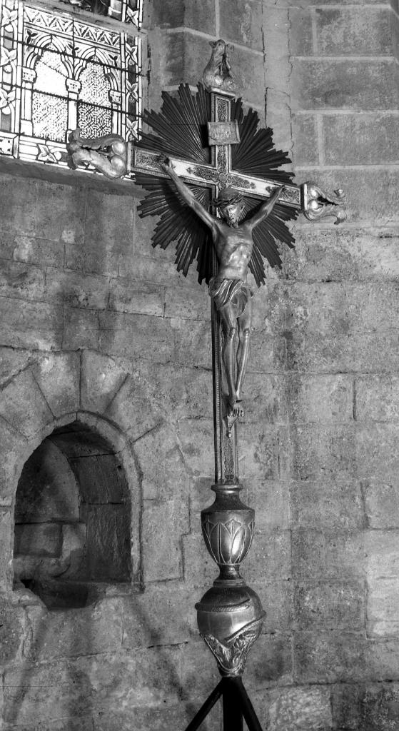 croix de procession : Christ en croix