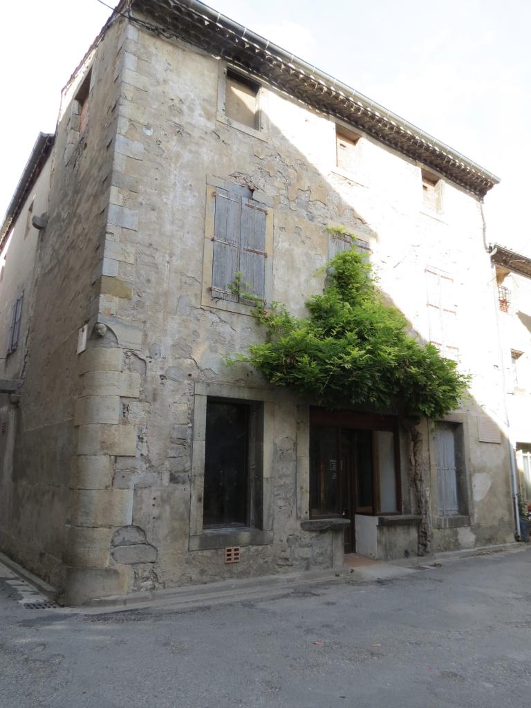 ensemble de trois maisons médiévales