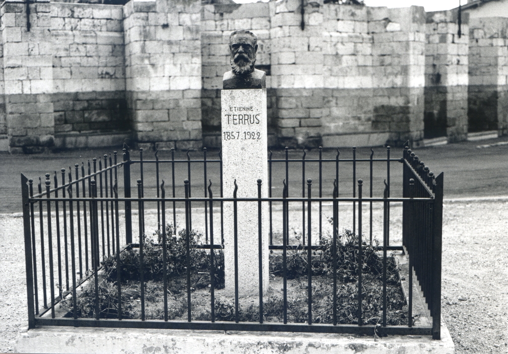 monument d'Etienne Terrus