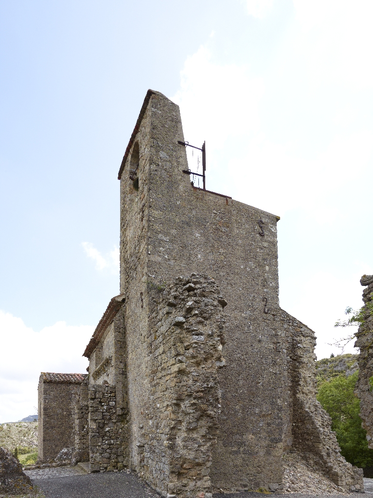 Eglise paroissiale Sainte-Léocadie et remparts adjacents