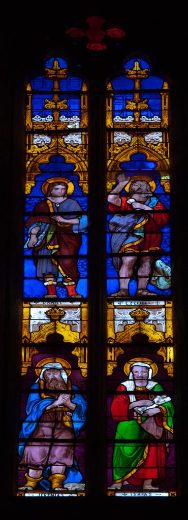 ensemble de 7 verrières : personnages, Annonciation et remise des clés à saint Pierre