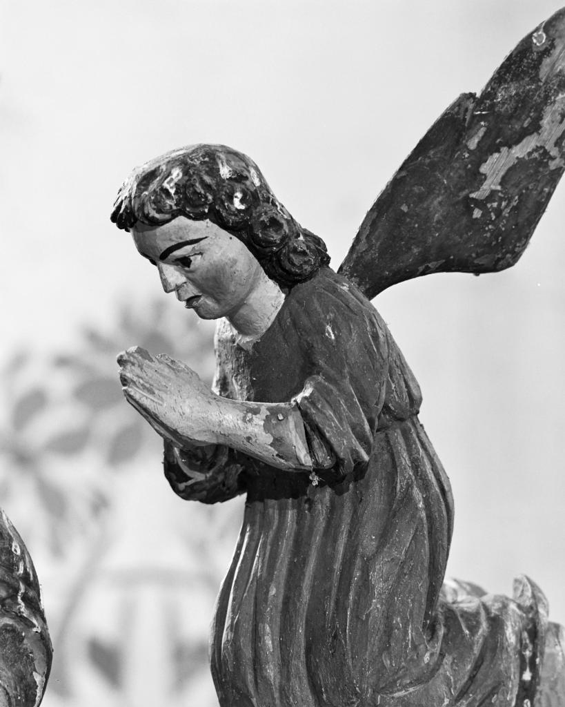 tabernacle, exposition (tabernacle à ailes et dais d'exposition)