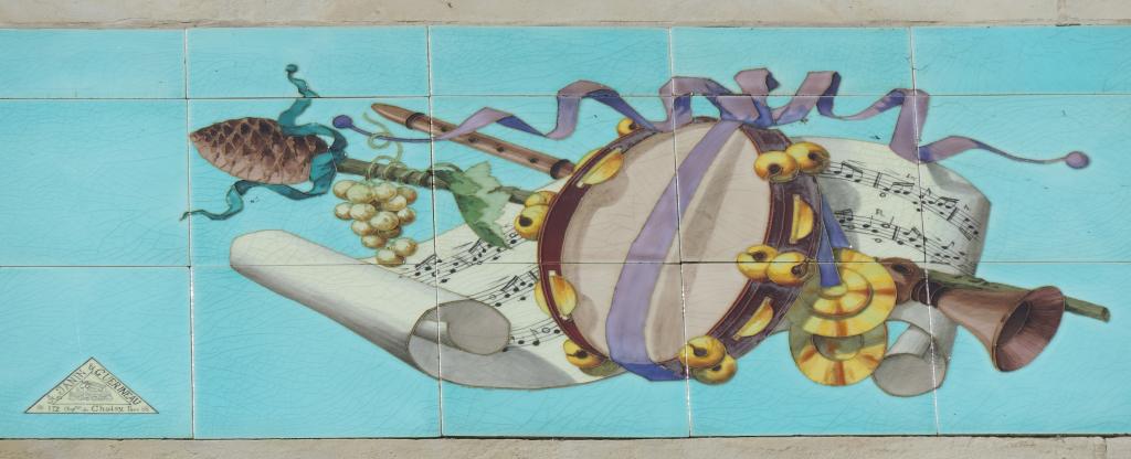 ensemble du décor de la façade du théâtre municipal