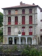 maison de médecin et établissement de bains