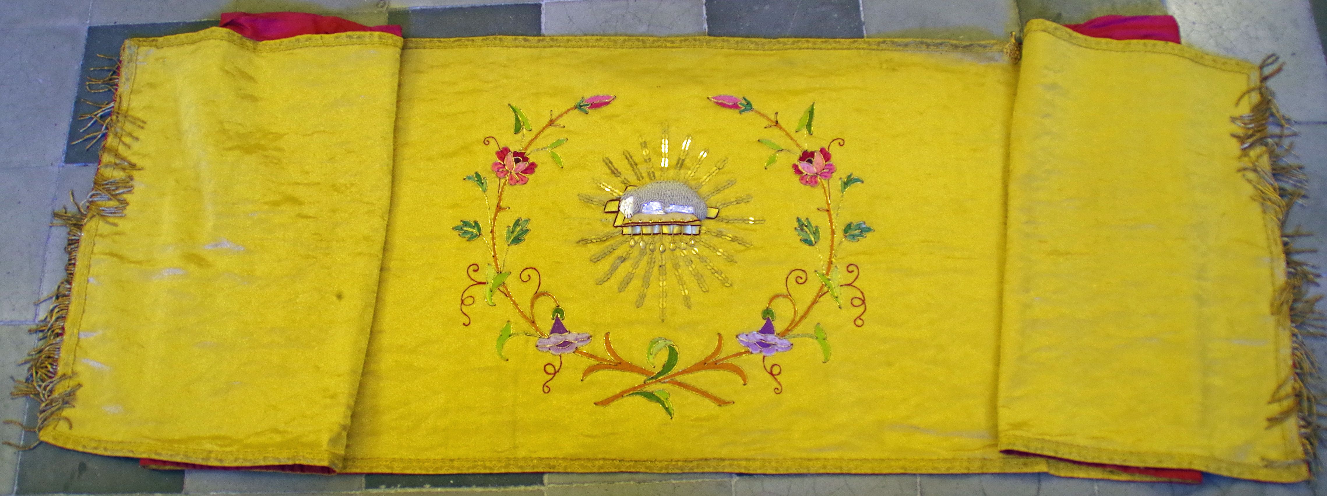 sommaire des textiles de l'église de Marguerittes