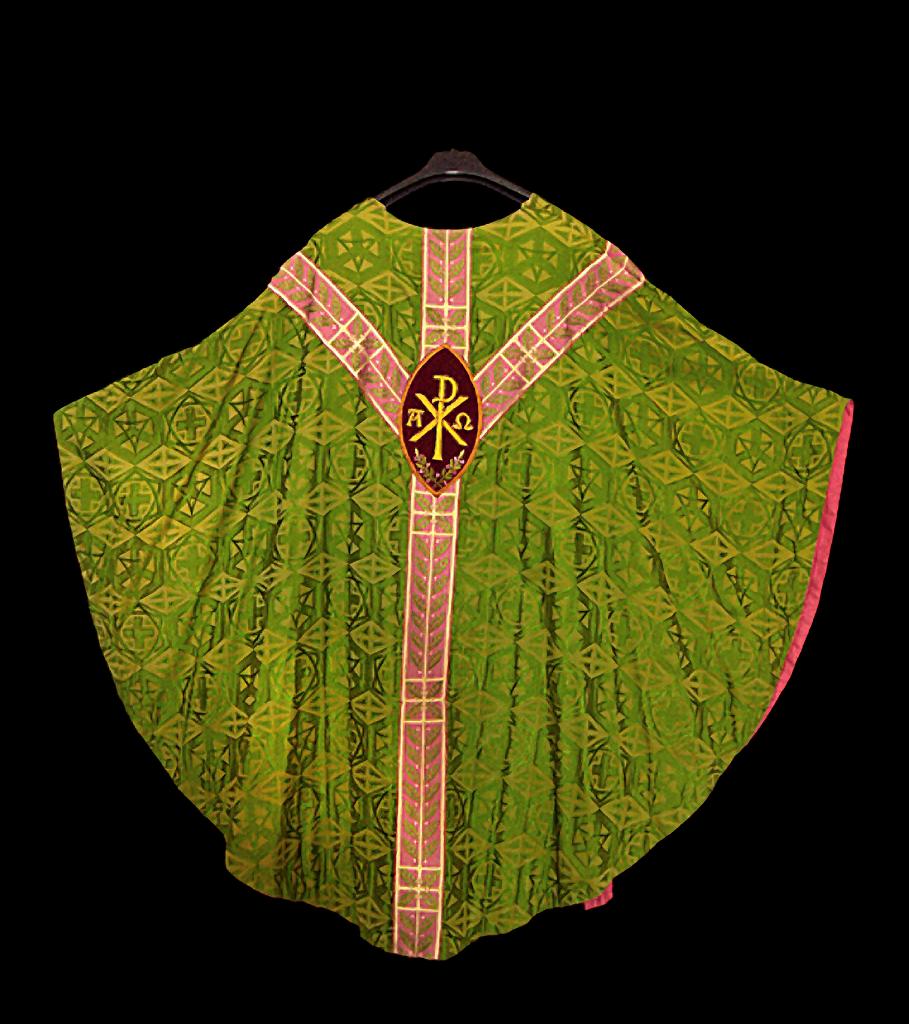 ensemble d'un ornement vert, de style Art Déco : chasuble, voile de calice, étole